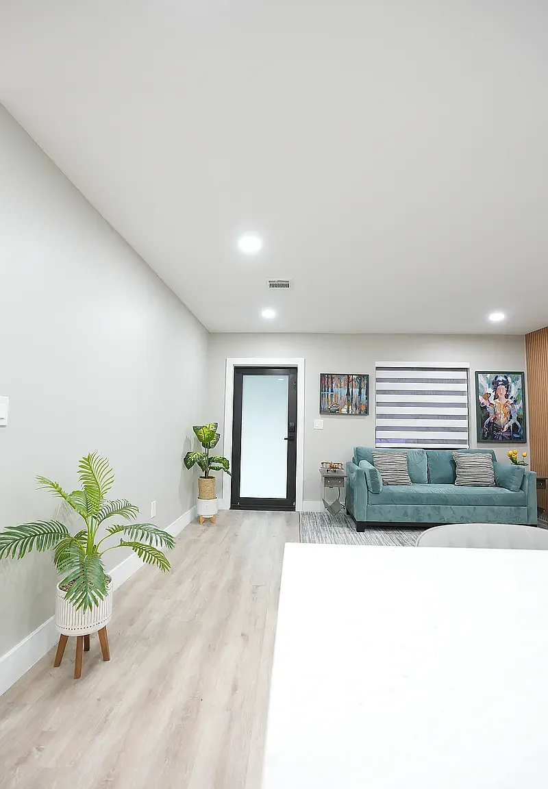 3 bed, 1450 sqft, $3,950 — Photo 4