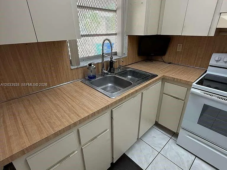 1140 SW 9th St #2 — Photo 17