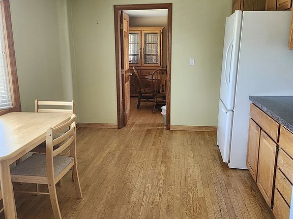5th image of 300 Williams Dr