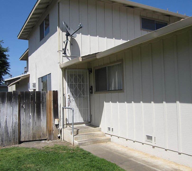 1st image of 1211 Juniper Dr APT B