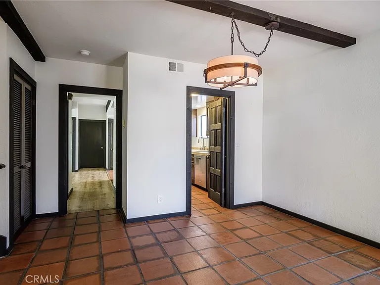 313 Diamond Ave — Photo 8