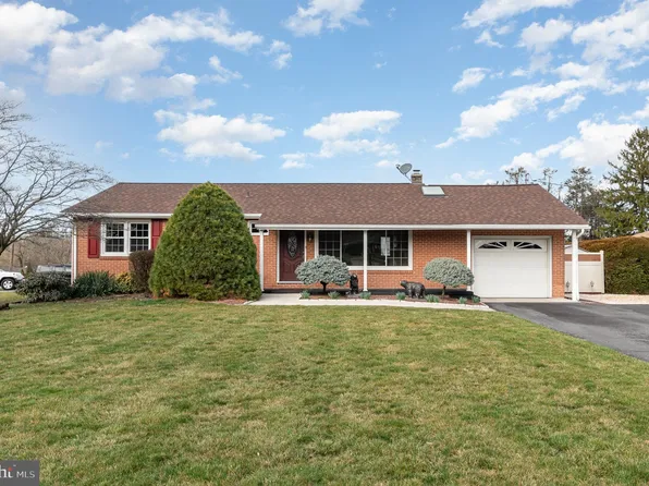 8 Midland Ct, Middletown, PA 17057