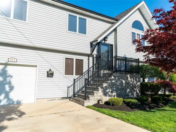 671 Tabor Place, East Meadow, NY 11554