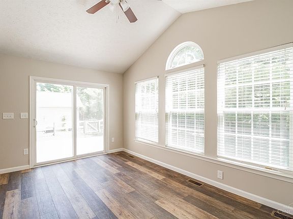 3rd image of 303 Indian Lake Dr