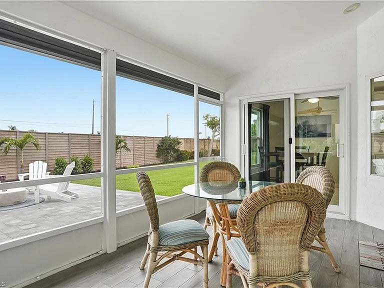 132 Bordeaux Cir — Photo 33