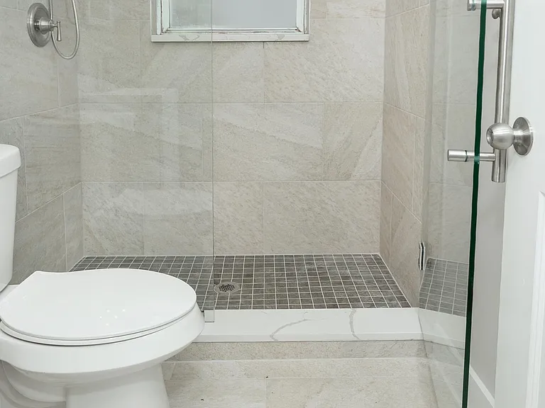 1 820/822 E 5th St #1 — Photo 23