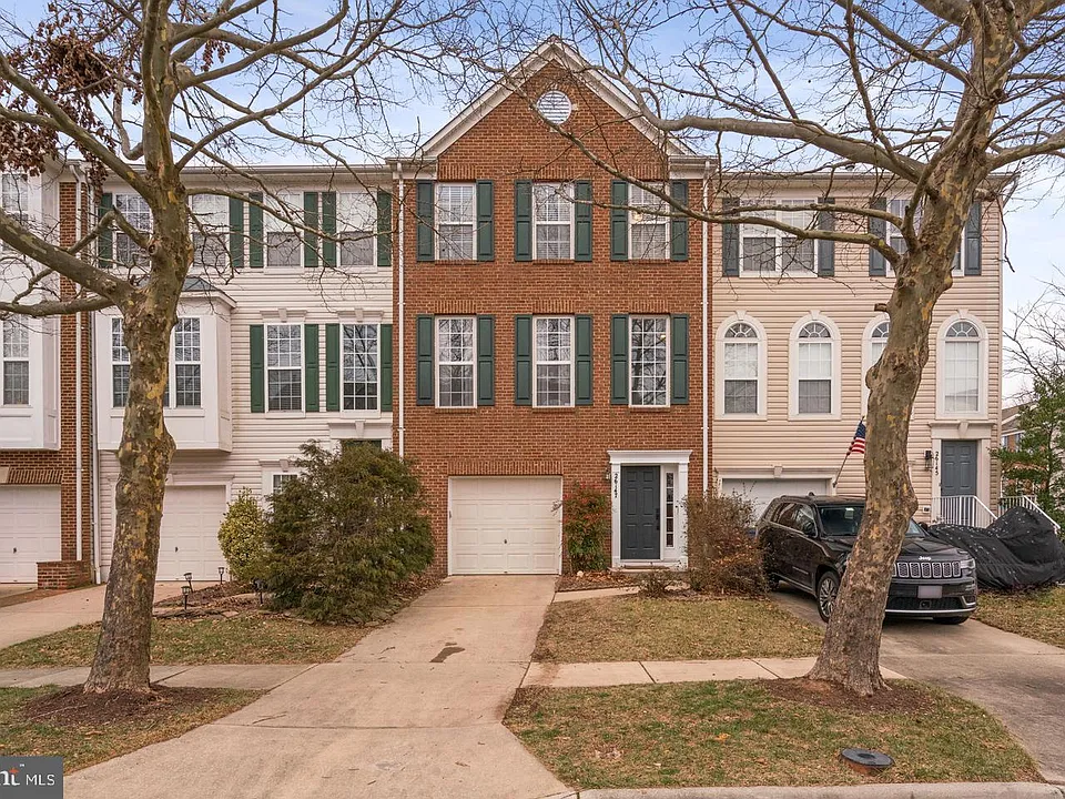 26147 Lands End Dr