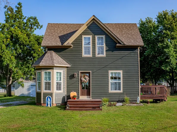 125 W 4th St, Cambridge, IA 50046
