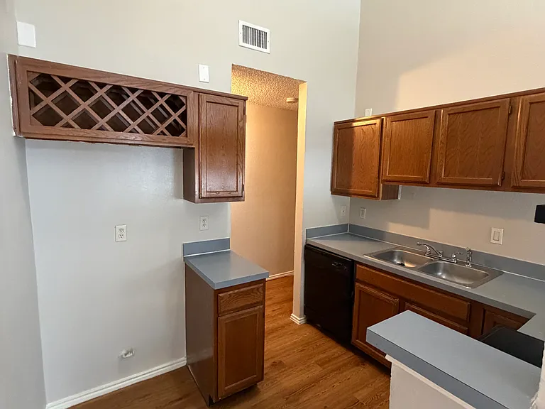 4122 Cochise Dr — Photo 5