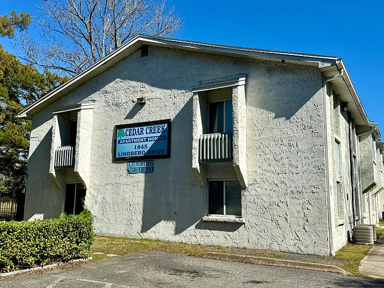 Cedar Creek Apartments — Photo 13