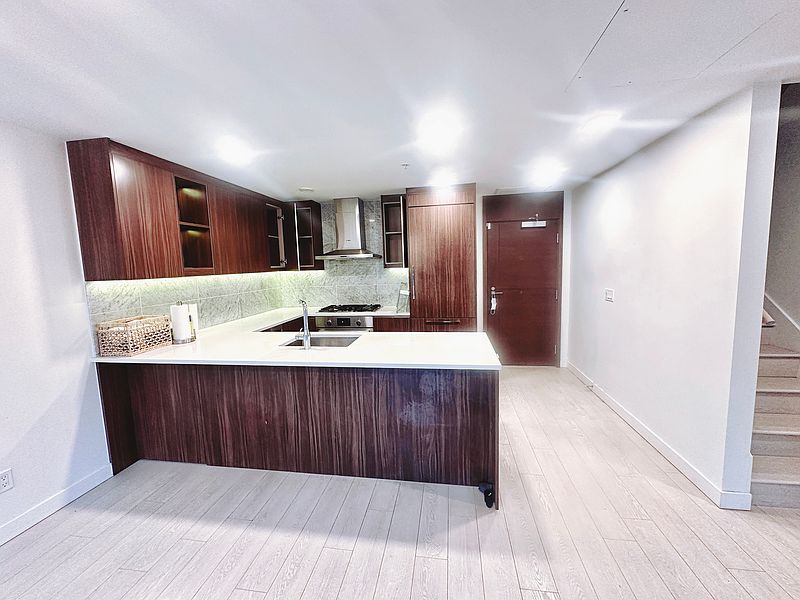 Richmond Townhouse for rent - 2 Bedrooms — photo 3