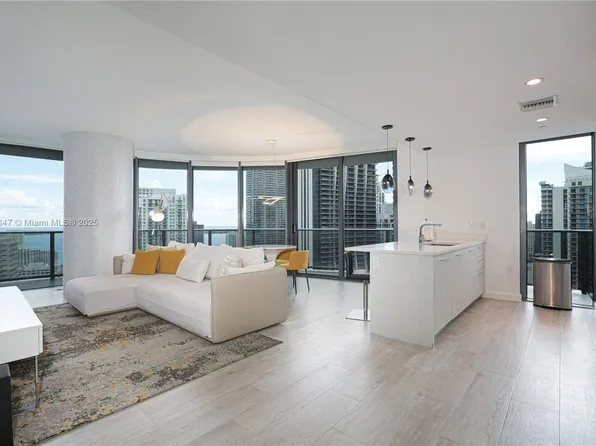 45 SW 9th St APT 3403, Miami, FL 33130