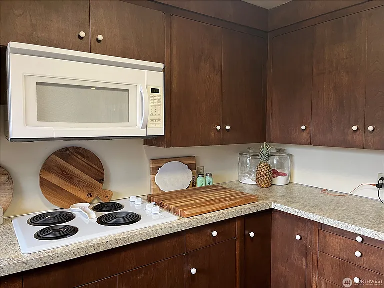 615 Arrowhead Rd — Photo 30