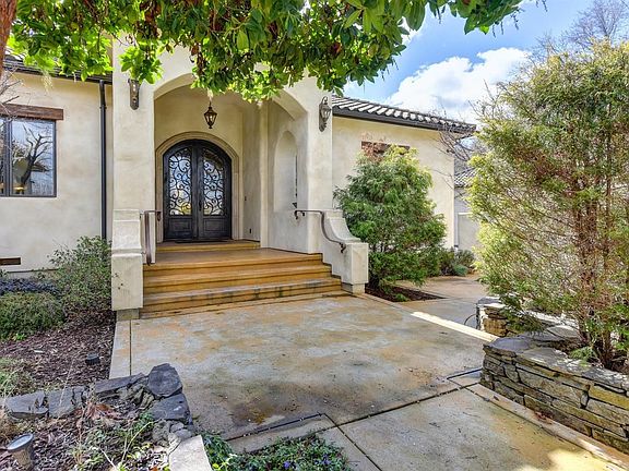 4th image of 13768 Blackwood Way