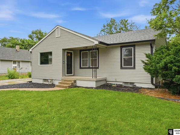1016 N Elmer Ave, York, NE 68467