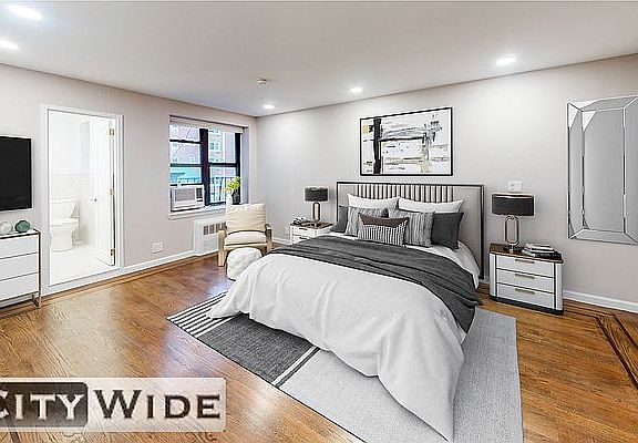 3rd image of 30 Charlton St APT 4B
