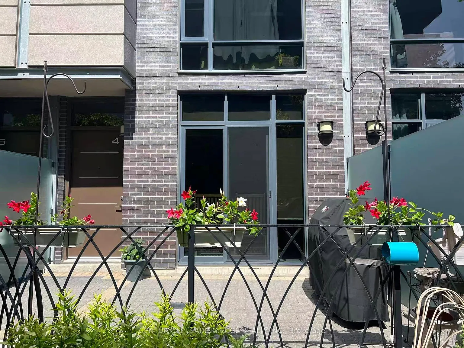 4 bed, $3,600 — Photo 2
