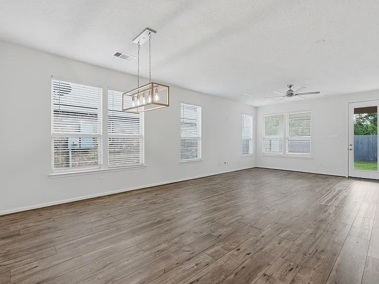 1140 Clonmore Ct — Photo 8