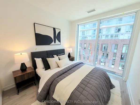 252 Church St #508, Toronto, ON M5B 0E6
