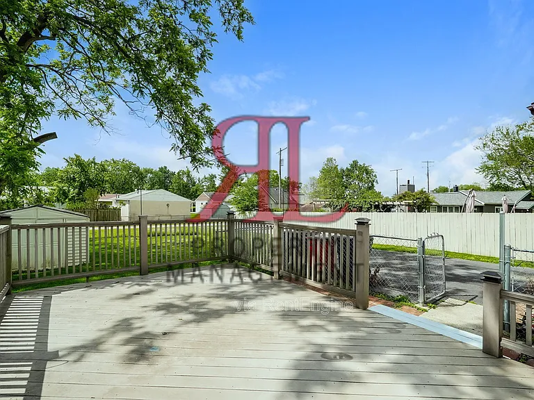 3501 Woodlawn Ave — Photo 18
