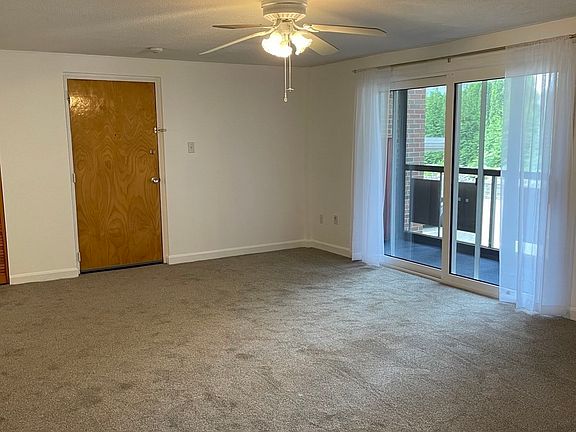5th image of 206 Rock St APT M5