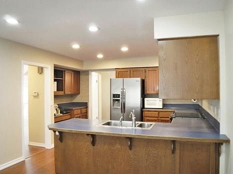 5th image of 519 NE Geraldine Dr