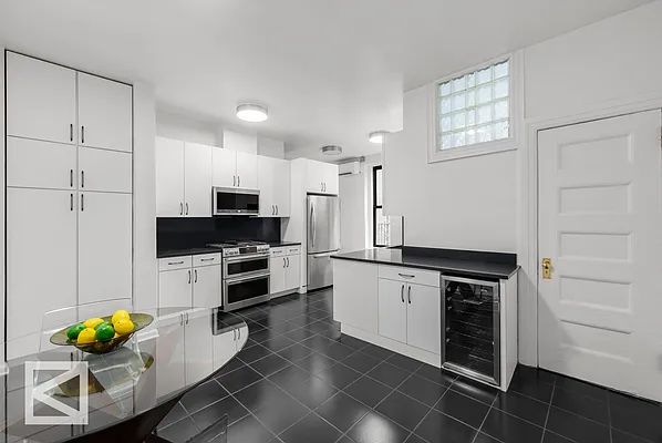 Rented by Douglas Elliman | media 16