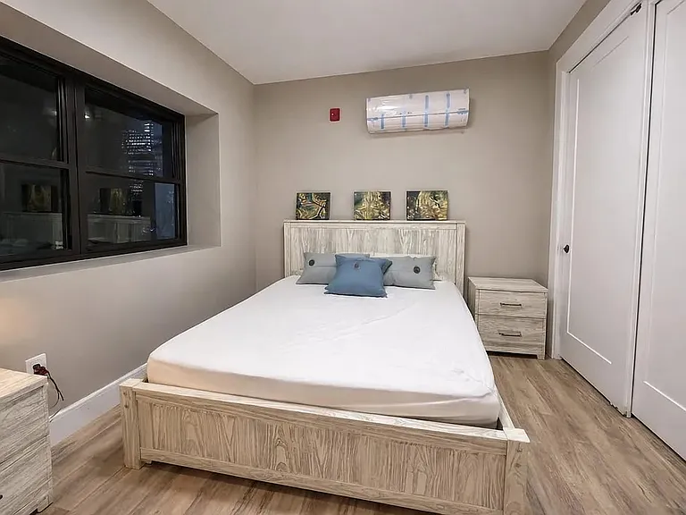 92 N Swan St #101 — Photo 9