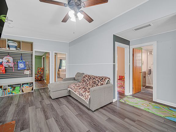 5th image of 909 Pershing Dr