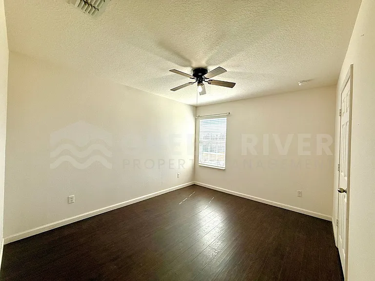 8704 Lake George Cir W — Photo 34