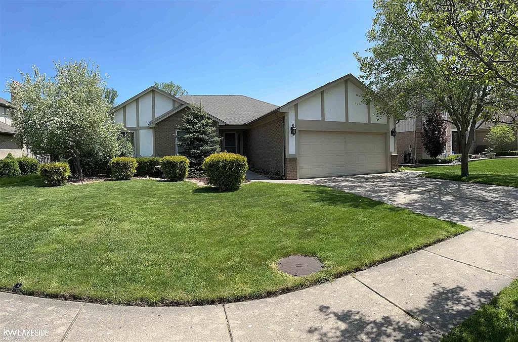 3 bed, 2.5 bath, 1910 sqft, $2,900 — Photo 1