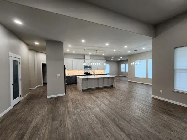 2202 S 96th Ave, Yakima, WA 98903