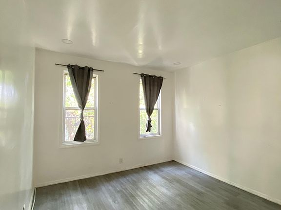4th image of 105 Highland Ave APT 1