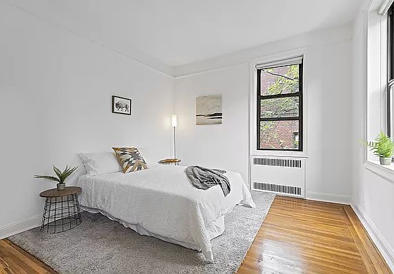 5th image of 81 Ocean Pkwy APT 5M