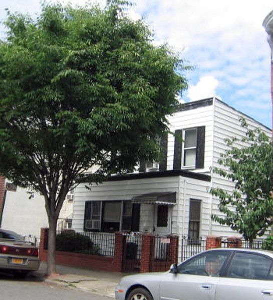 2nd image of 3440 32nd St
