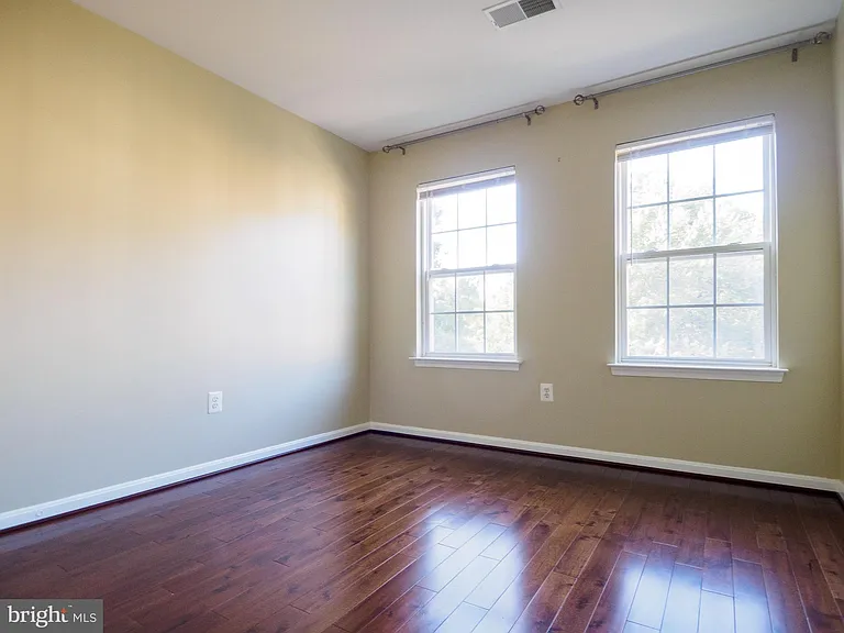 18017 Calabar Dr — Photo 18
