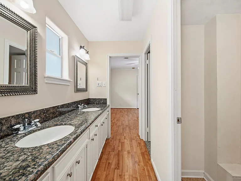 11730 Denise Dr — Photo 36