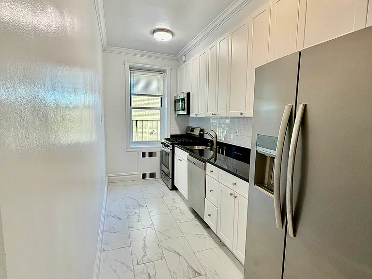 10 Shore Blvd #2J — Photo 7
