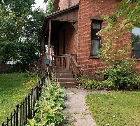 5th image of 132 E Peck St