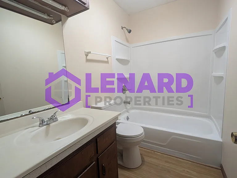 2224 N Clifton Ave — Photo 9