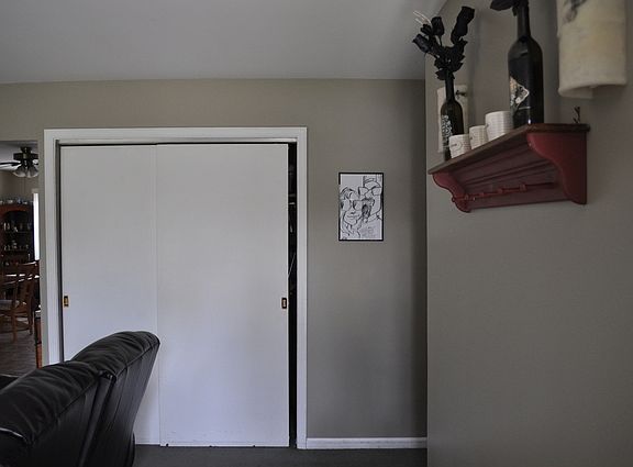 4th image of 7824 W Laurel Dr