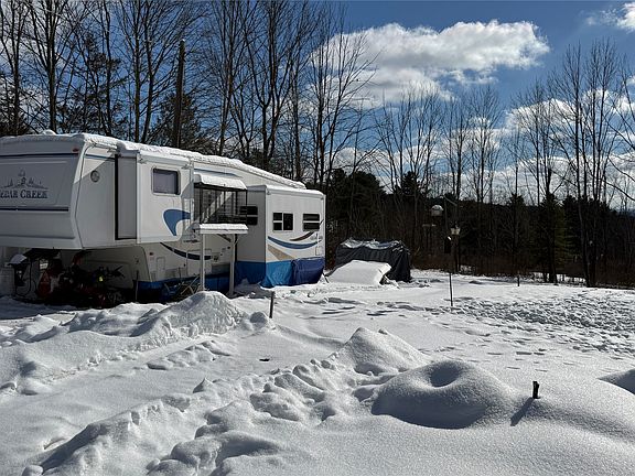 5th image of 675 Knapp Hill Rd