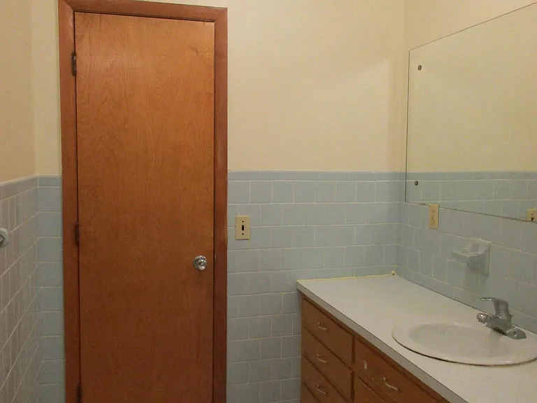1220 Stafford Dr — Photo 11