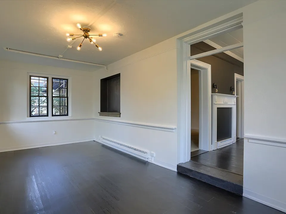 105 E Lemon St #1