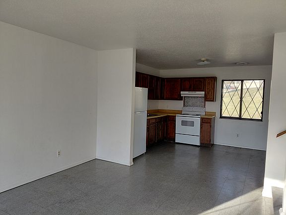 2nd image of 1301 Winchester Dr #1