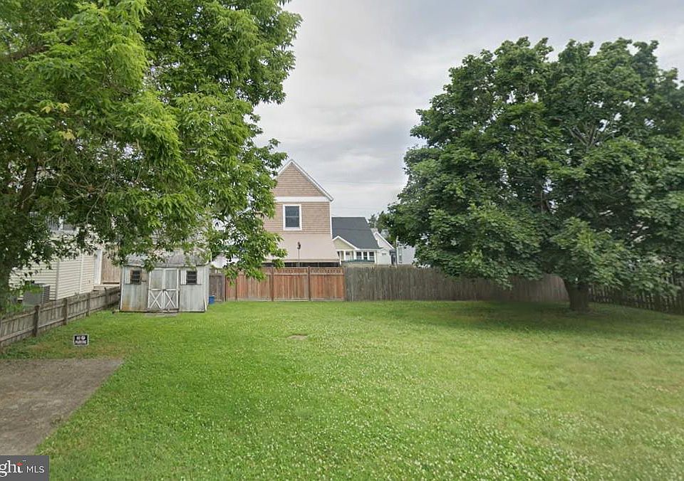 1st image of 410 Saint Paul St