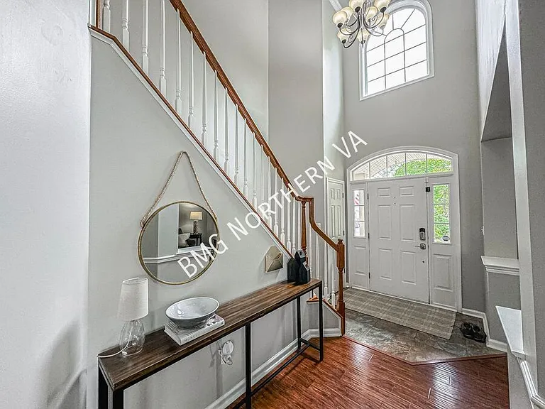 8930 Kingbird Ct — Photo 4