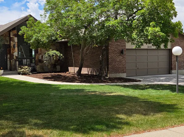 3608 E Brighton Point Dr S, Salt Lake City, UT 84121