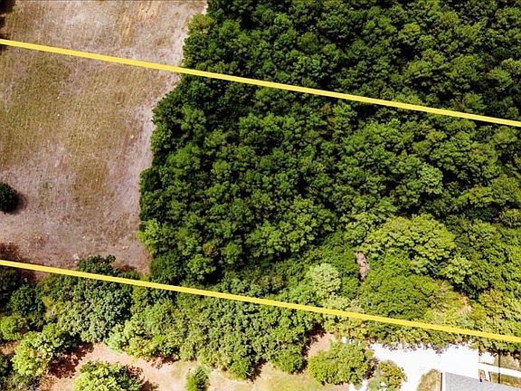 2nd image of 19 Whispering Pines Rd