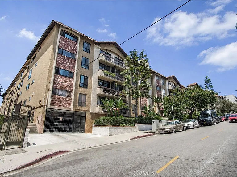 1735 N Fuller Ave #224 — Photo 23